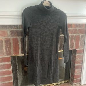 Theory wool dress turtleneck gray houndstooth design. XS / P size. Worn once.